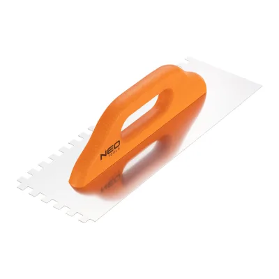 NEO Acél simító, fogazott, rozsdamentes, 380x128mm, 10x10x10mm, fa markolat építőipari kéziszerszám