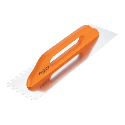 NEO Acél simító, fogazott, rozsdamentes, 480x128mm, 10x10x10mm, fa markolat építőipari kéziszerszám